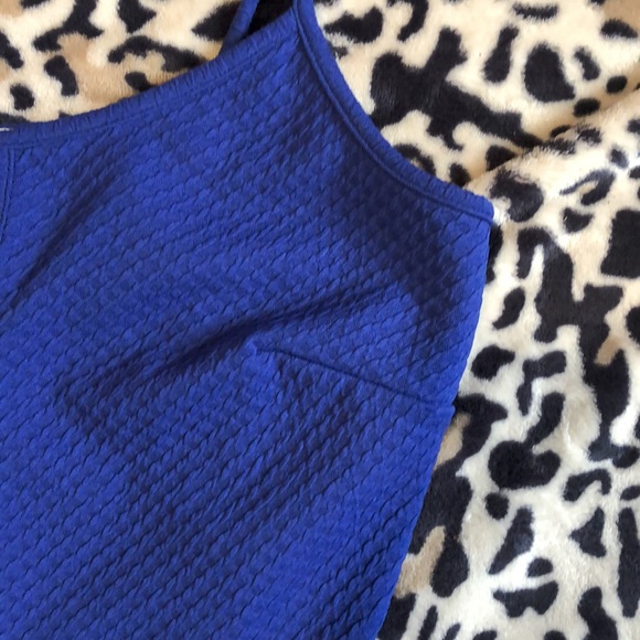 Blue crop top - Picture 2 of 3